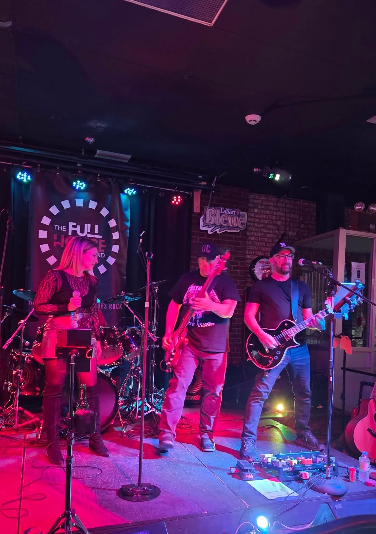 The Full House Band en performance