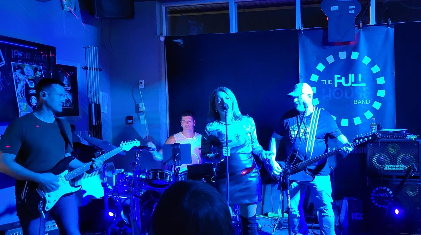 The Full House Band en performance
